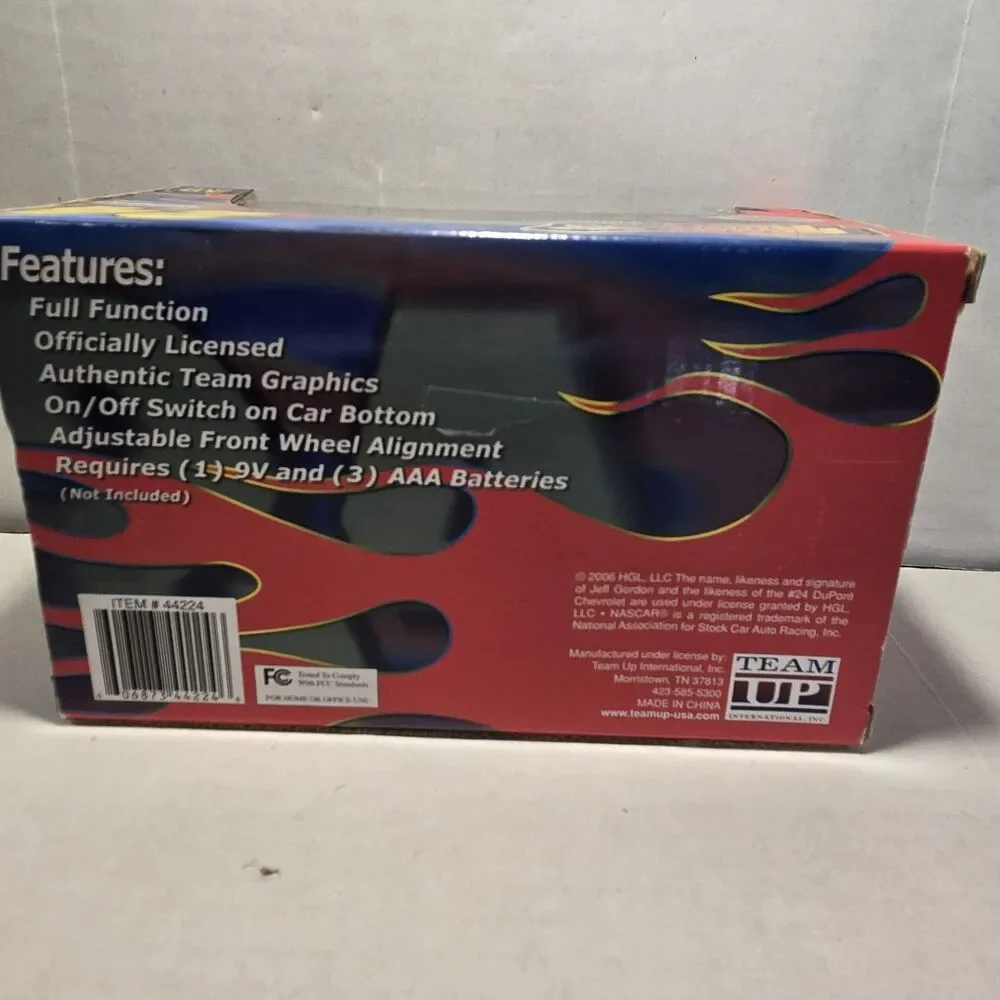 Remote Control Car Jeff Gordon 1:43 2007 NASCAR Dupont Chevrolet Front Runners